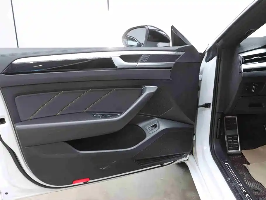 Volkswagen FAW-Volkswagen CC 2021 380TSI Eye-catching Edition фото 14