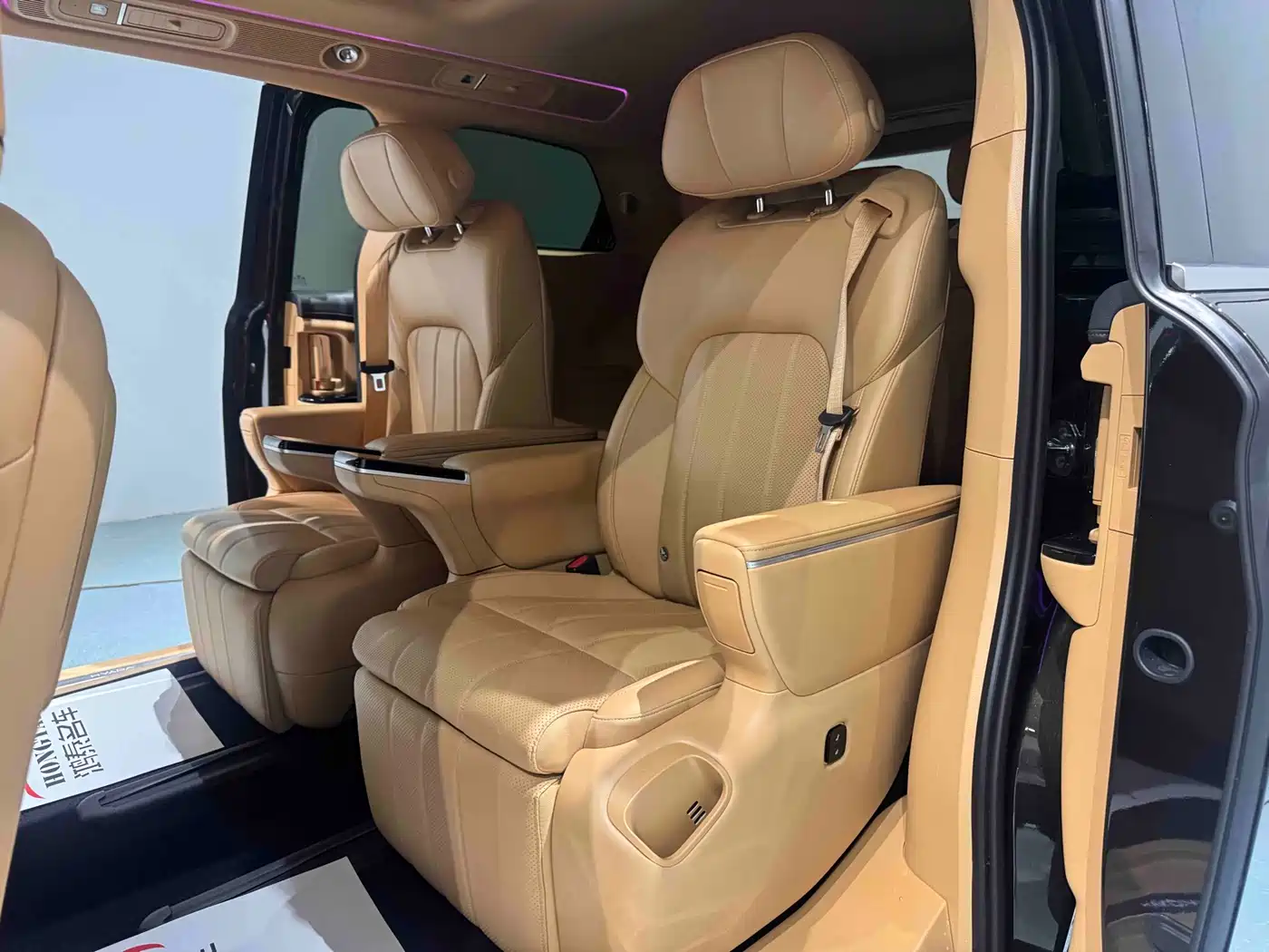 Voyah Auto Voyah Dreamer 2025 PHEV 4WD Kunpeng Premium Edition фото 15
