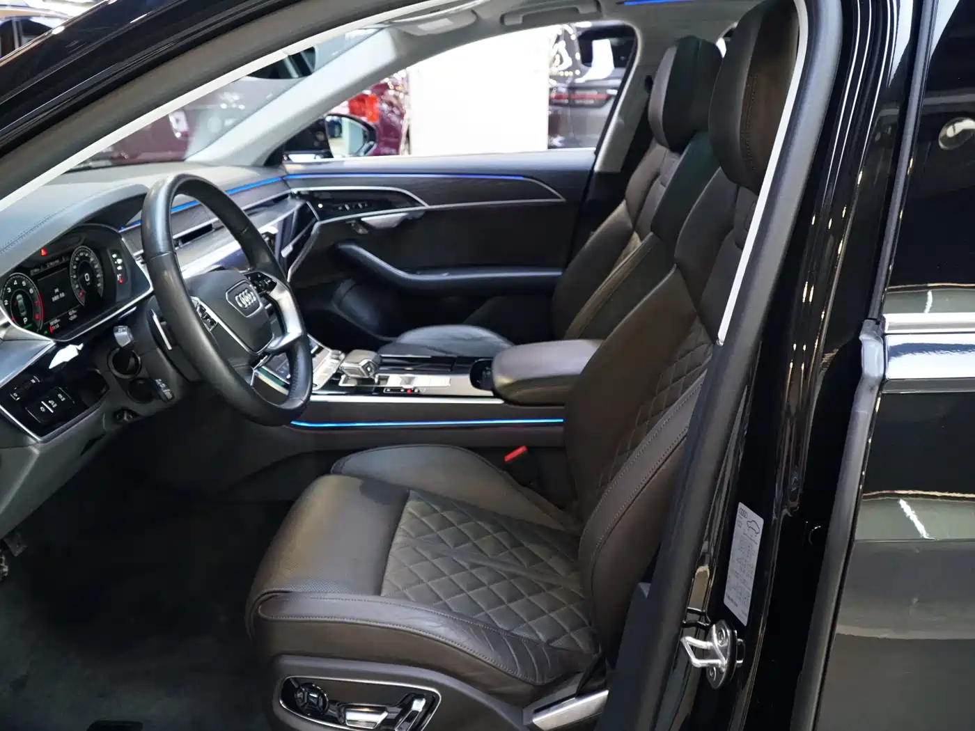 Audi A8 2022 A8L 50 TFSI quattro Comfort Collector's Edition фото 9