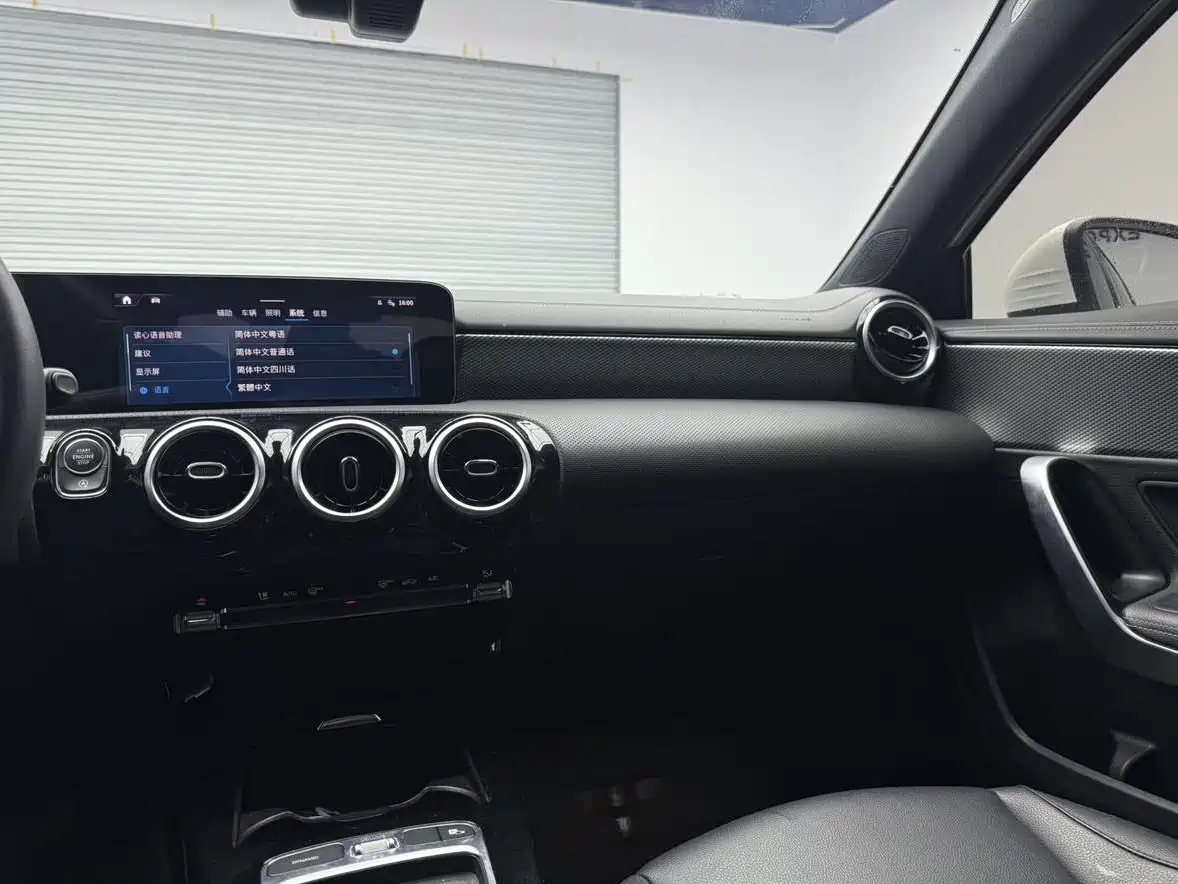 MERCEDES-BENZ A CLASS