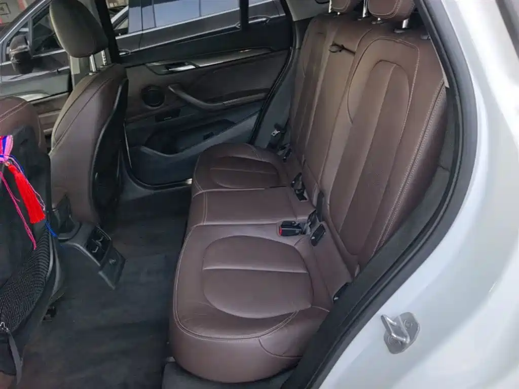 BMW X1 2018 sDrive18Li Premium Model фото 17