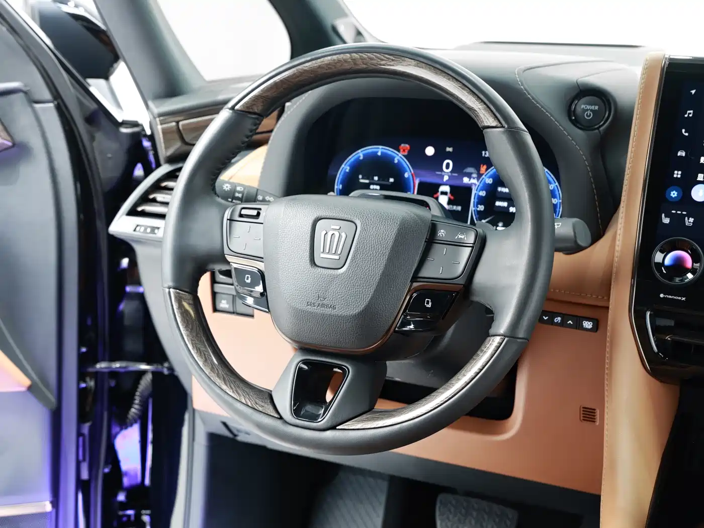Toyota Vellfire 2024 Crown Hybrid 2.5L Executive Premium Edition фото 14