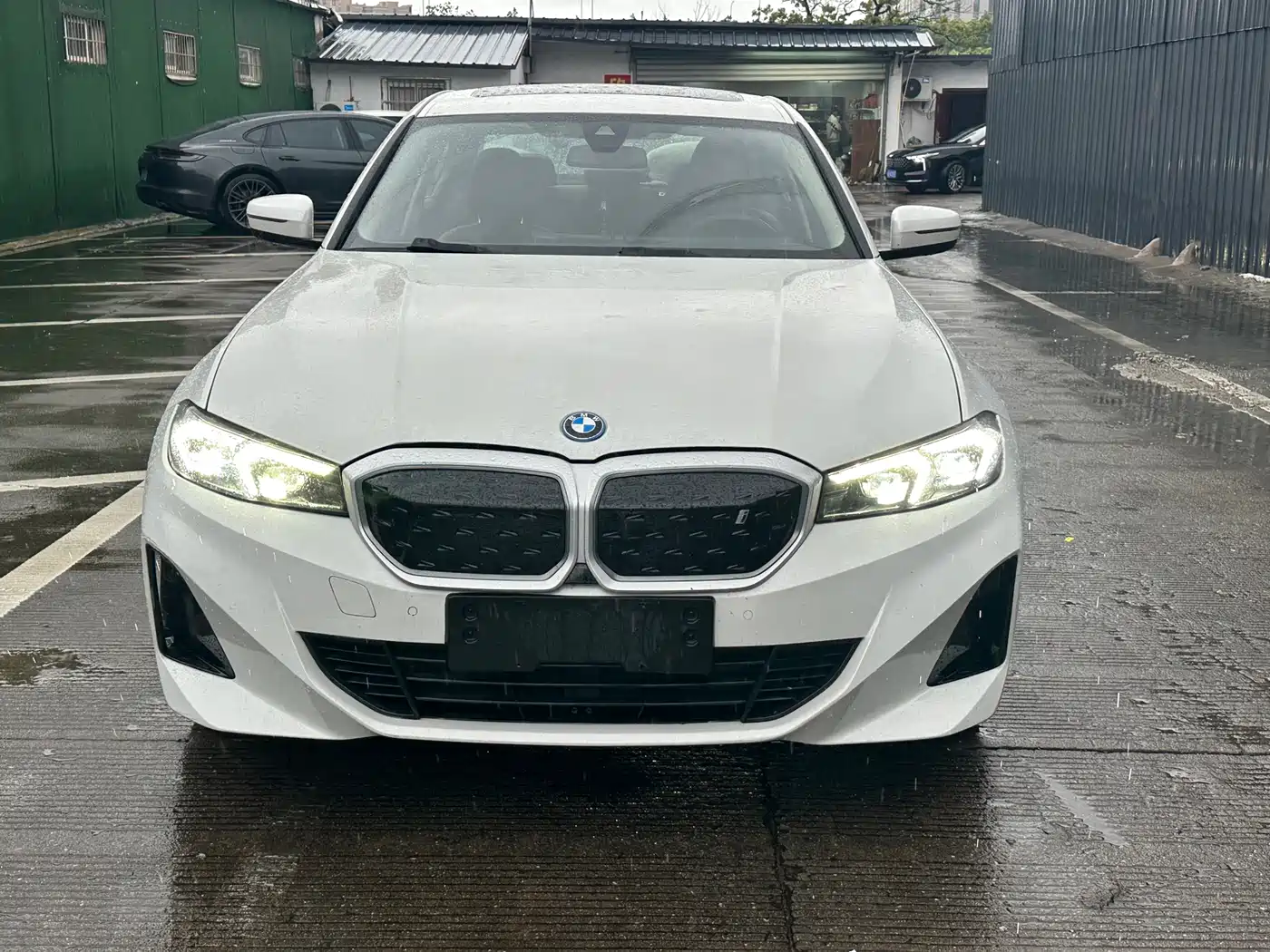 BMW i3 2024 eDrive 35 L фото 2