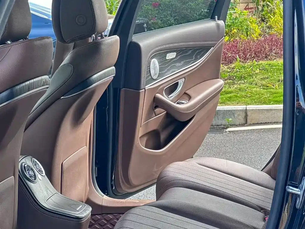 Mercedes-Benz E-Class 2023 E 260 L фото 5