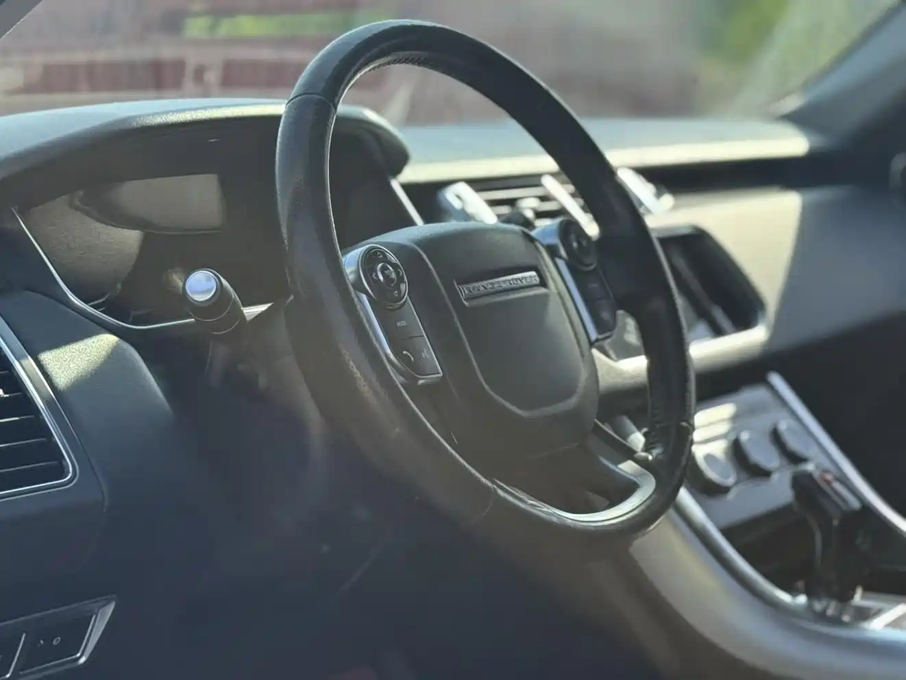 Land Rover Range Rover Sport 2016 Model 3.0 SC V6 SE фото 5