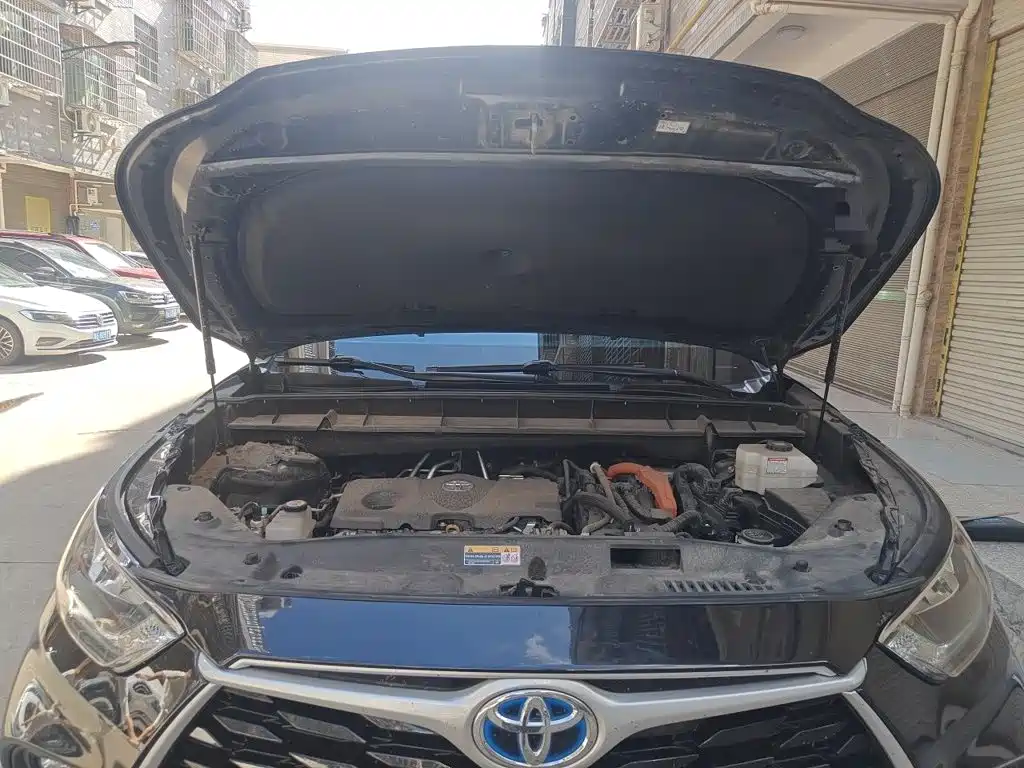 Фото 16 - Toyota Highlander