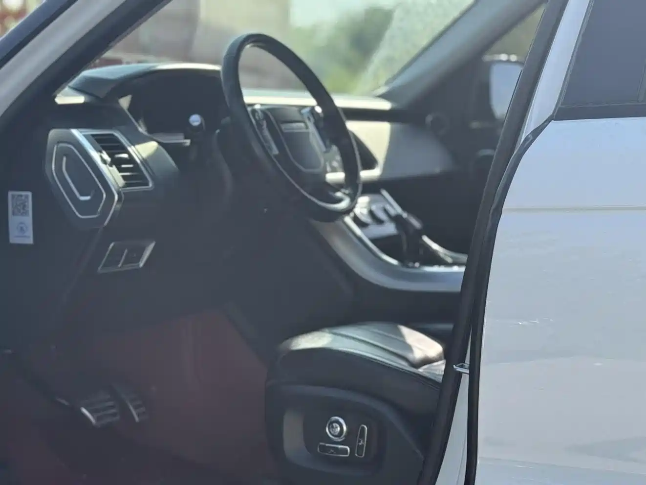 Land Rover Range Rover Sport 2016 Model 3.0 SC V6 SE фото 4