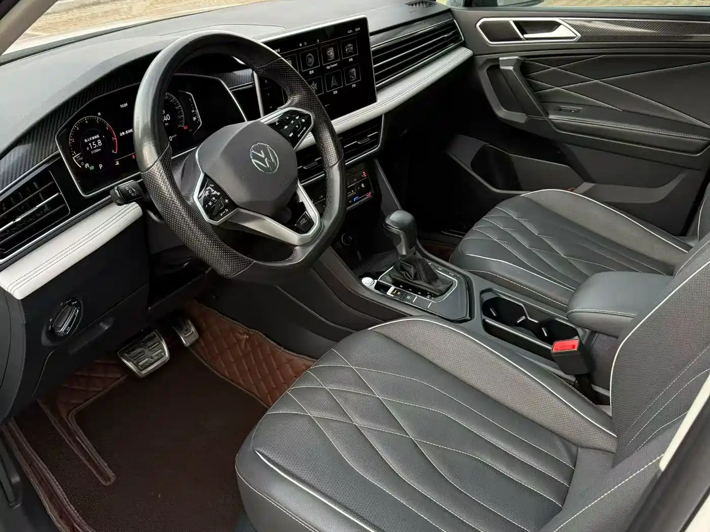 Volkswagen Tiguan L 2022 330TSI Auto 2WD R-Line Premium Edition фото 7