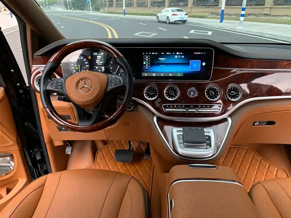Mercedes-Benz Vito 2024 2.0T Elite Edition 7-Seater фото 15