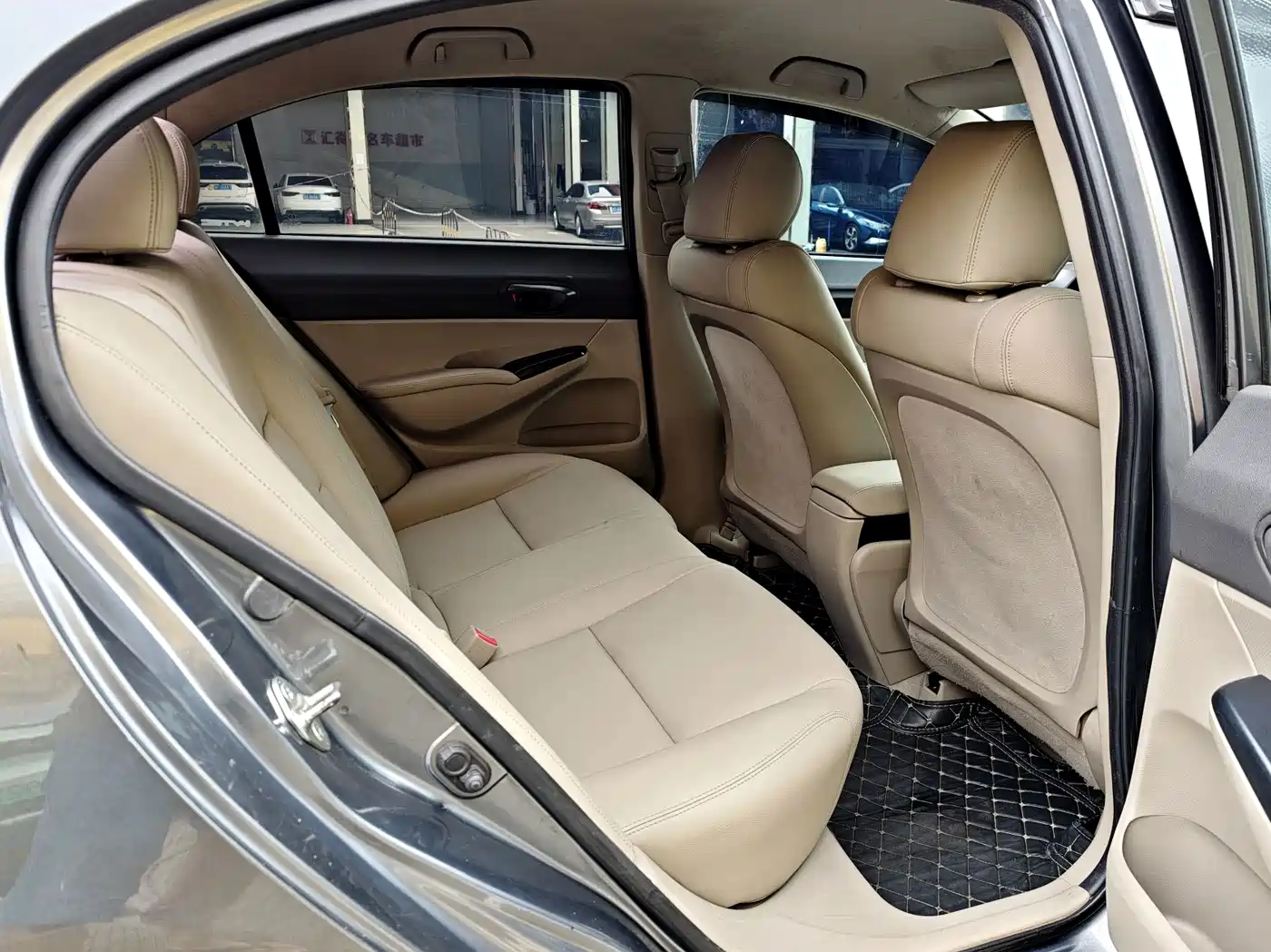 CIIMO CIIMO 2012 2012 1.8L Automatic