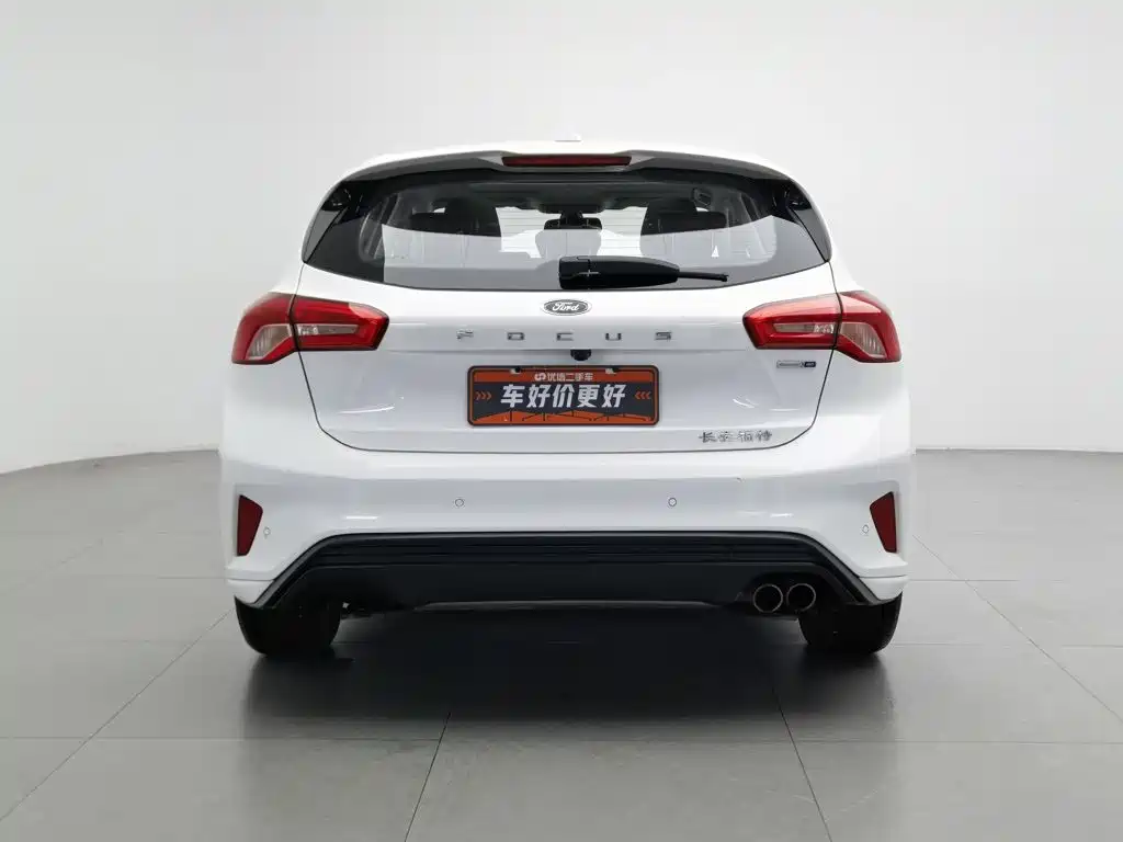 Фото 4 - Ford Focus