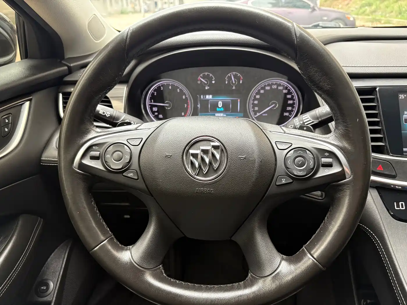 Buick LaCrosse 2018 Model 20T Elite Edition фото 9