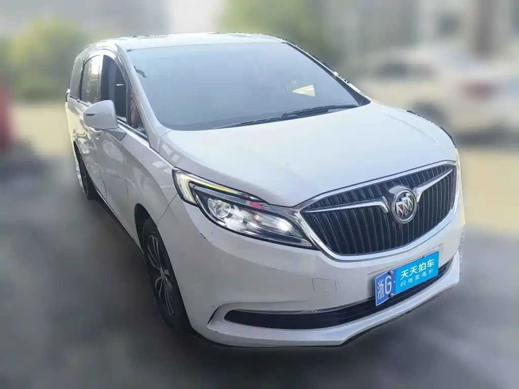 Фото 3 - Buick GL8