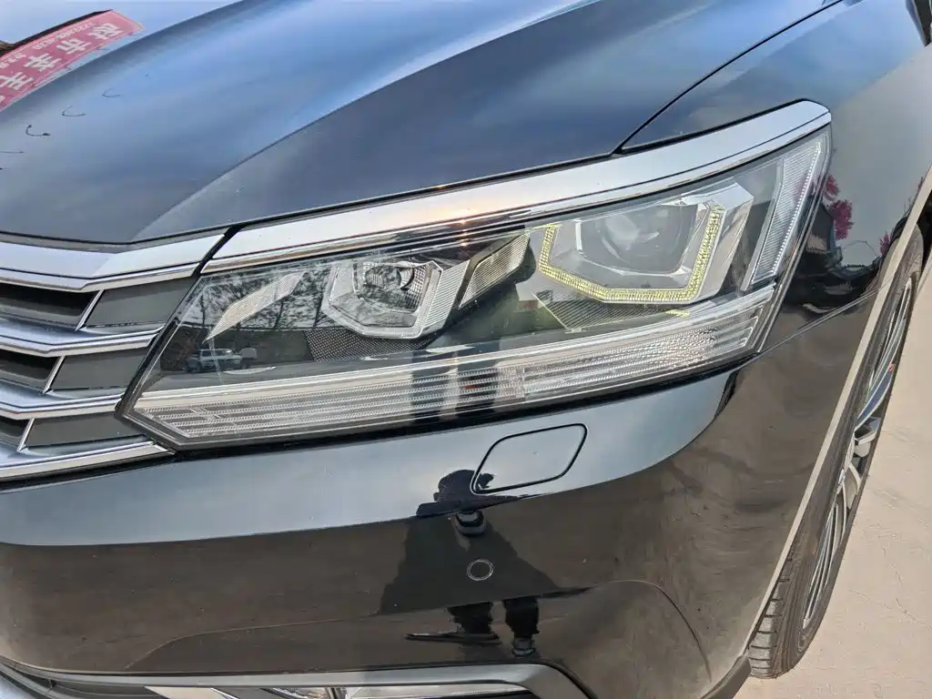 Photo 18 - Volkswagen Passat