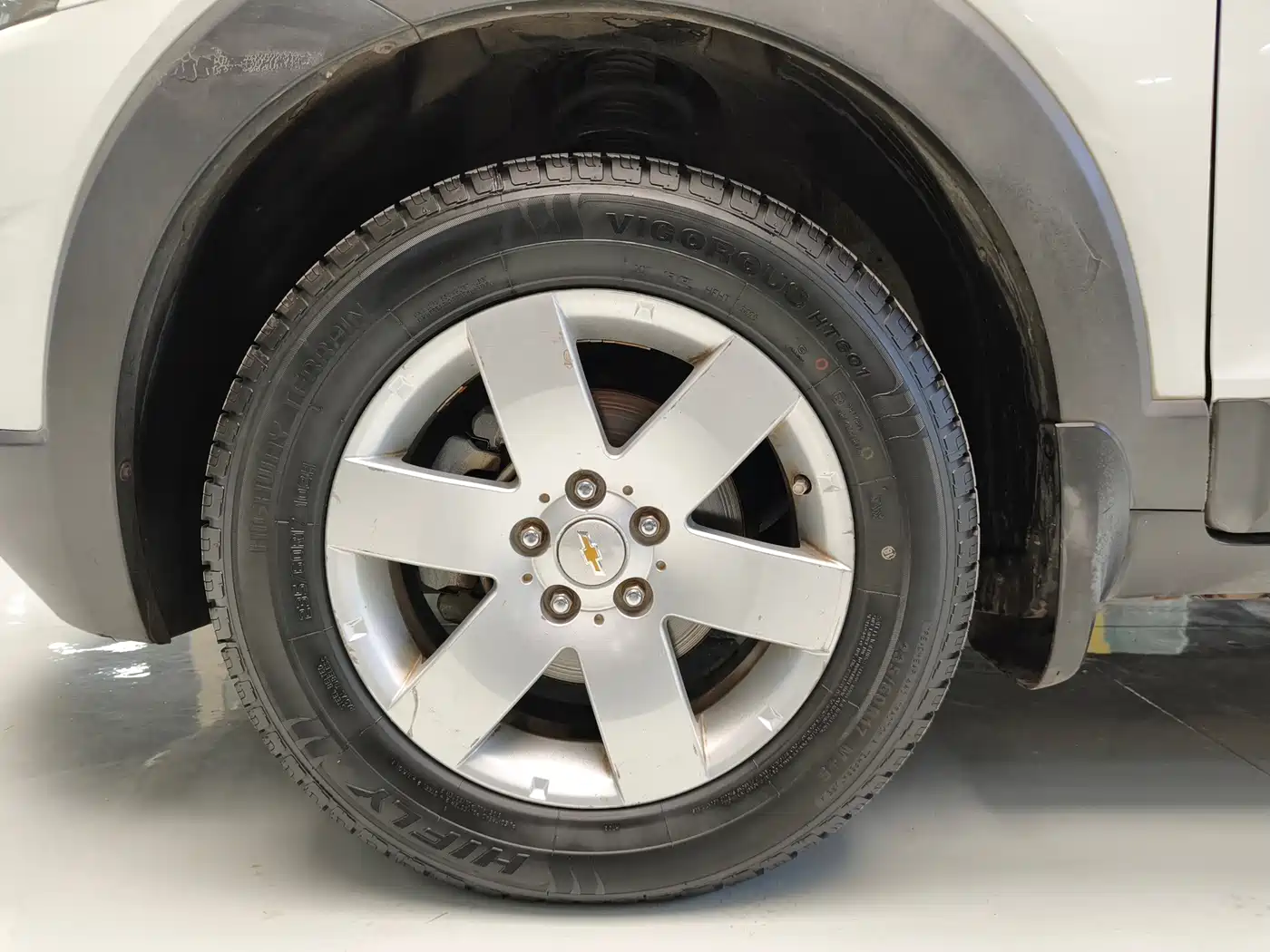 Chevrolet Captiva 2013 2012 Model 2.4L 2WD Urban Edition 5-Seater
