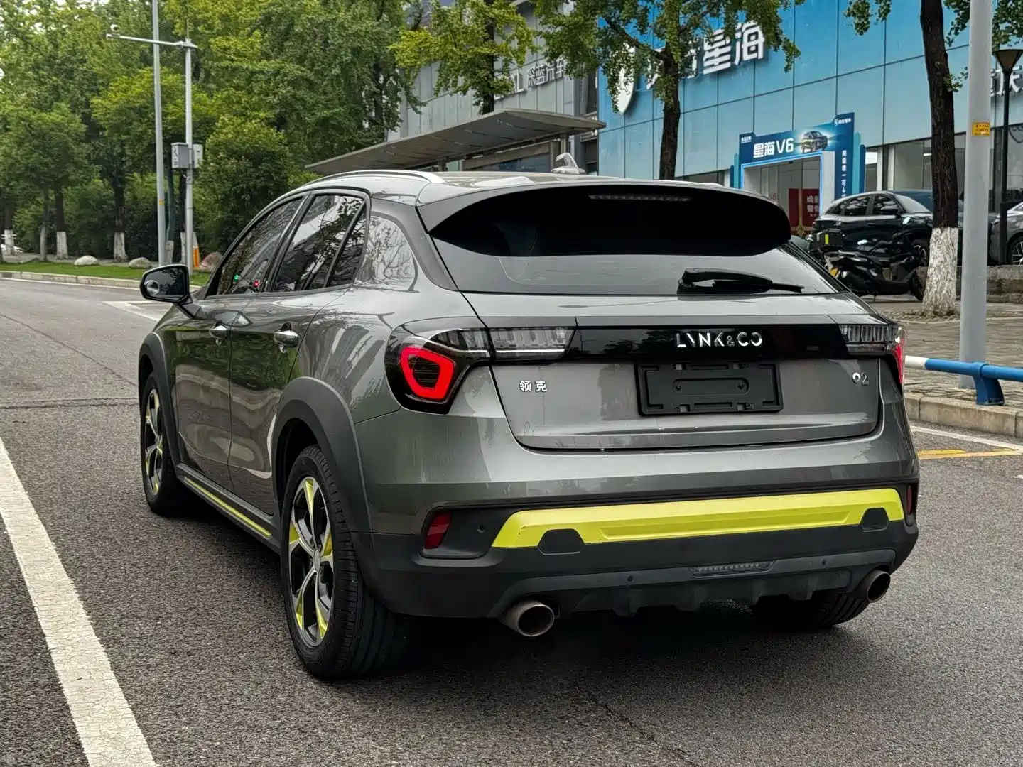 Фото 23 - Lynk & Co 02