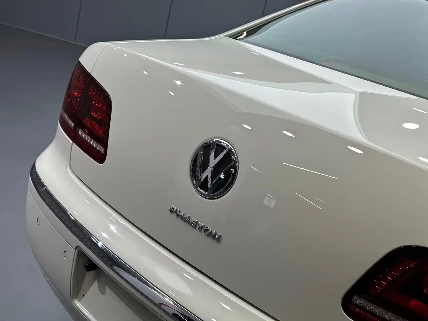 Volkswagen Phaeton 2015 2014 3.0L Business Edition