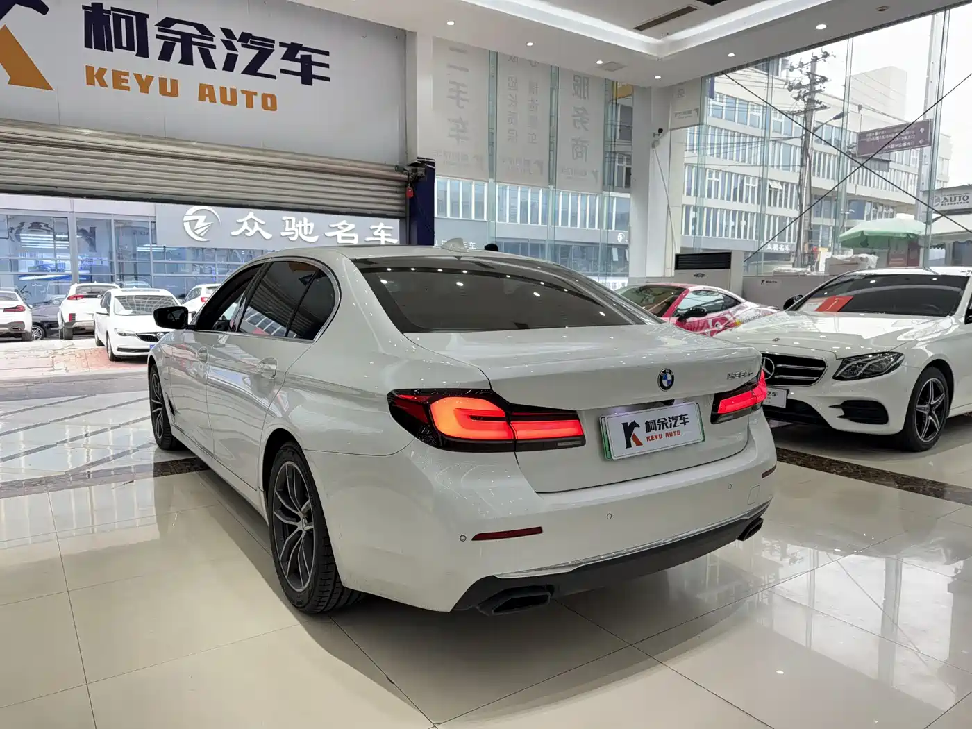 BMW 5 Series New Energy 2021 535Le Luxury Package фото 13