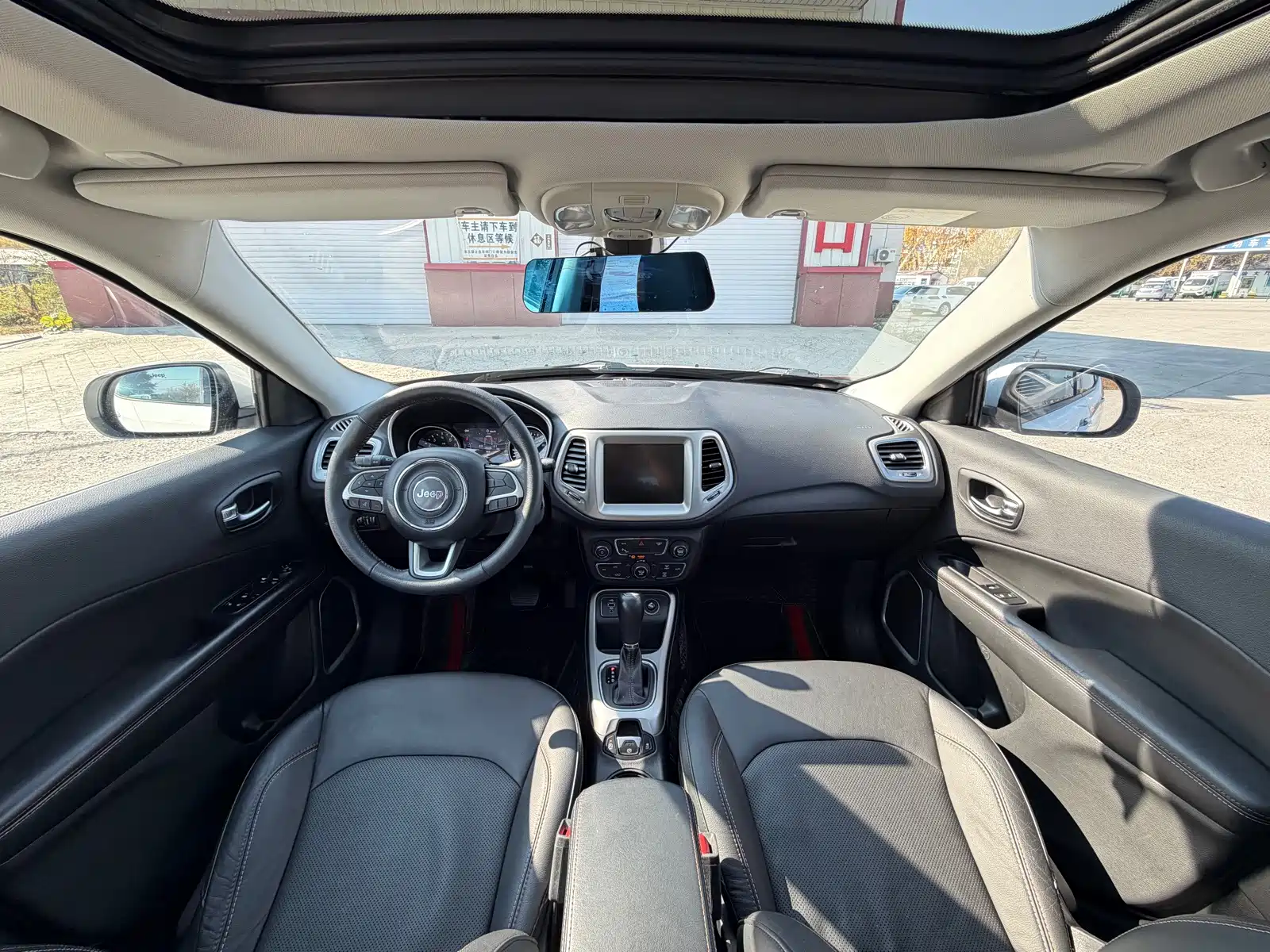 Фото 4 - Jeep Compass