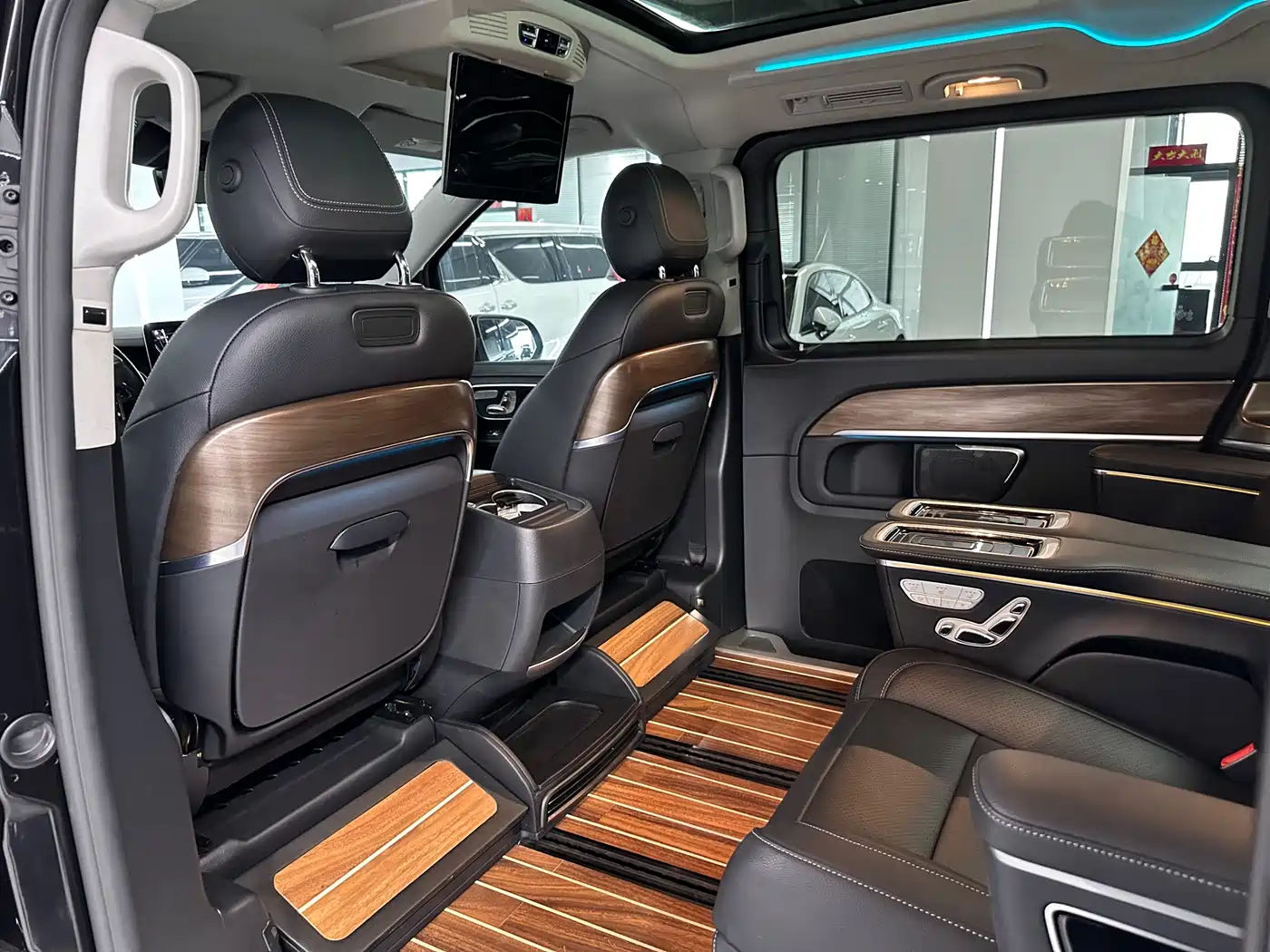 Mercedes-Benz V-Class 2022 V 260 L Long Wheelbase Luxury Edition фото 25