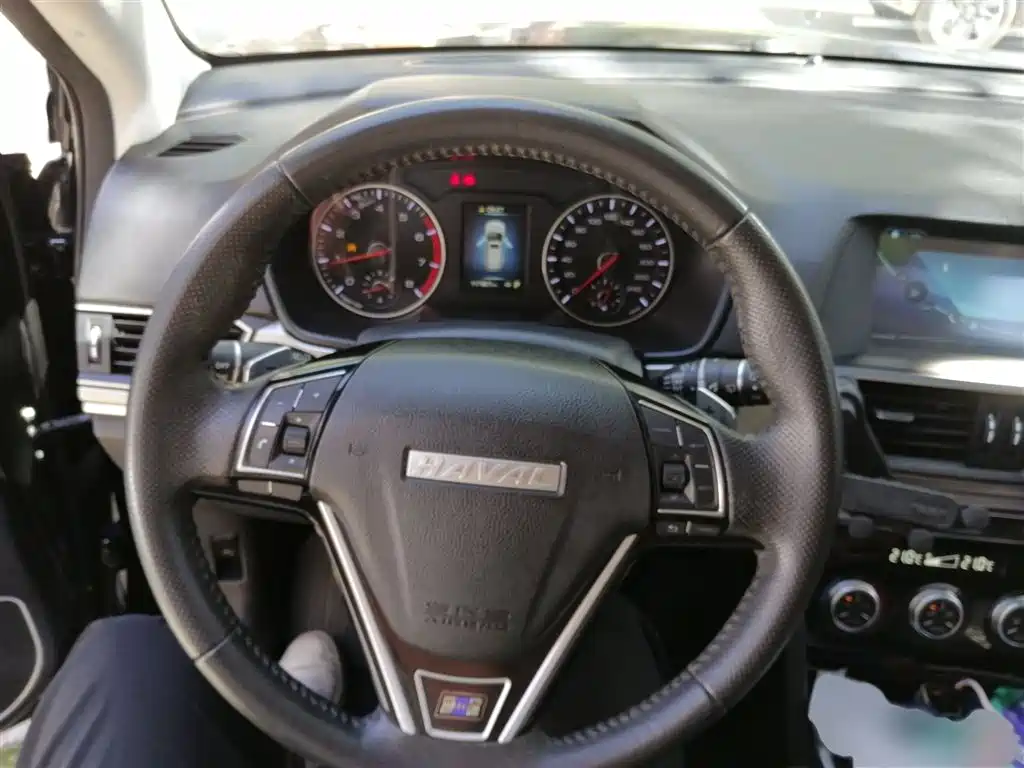 Photo 3 - Haval H6