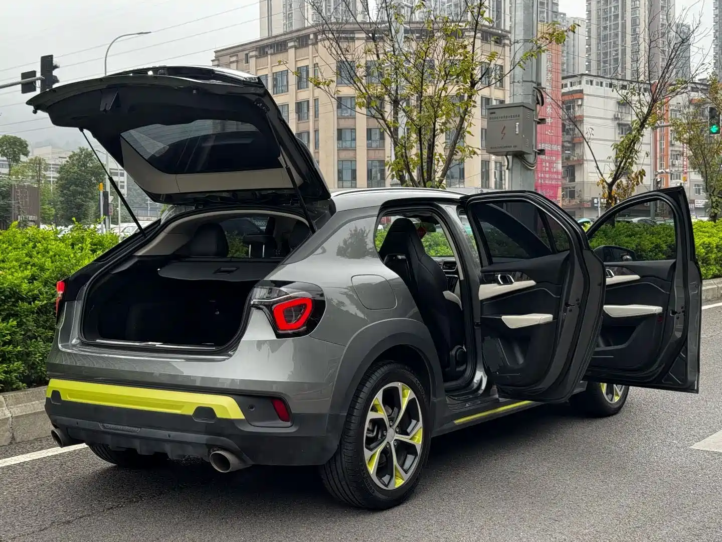 Фото 26 - Lynk & Co 02
