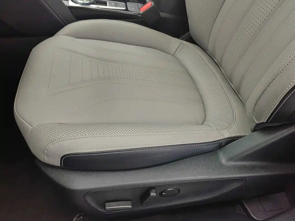 Ford Escape 2023 2020 EcoBoost 245 2WD Premium Edition