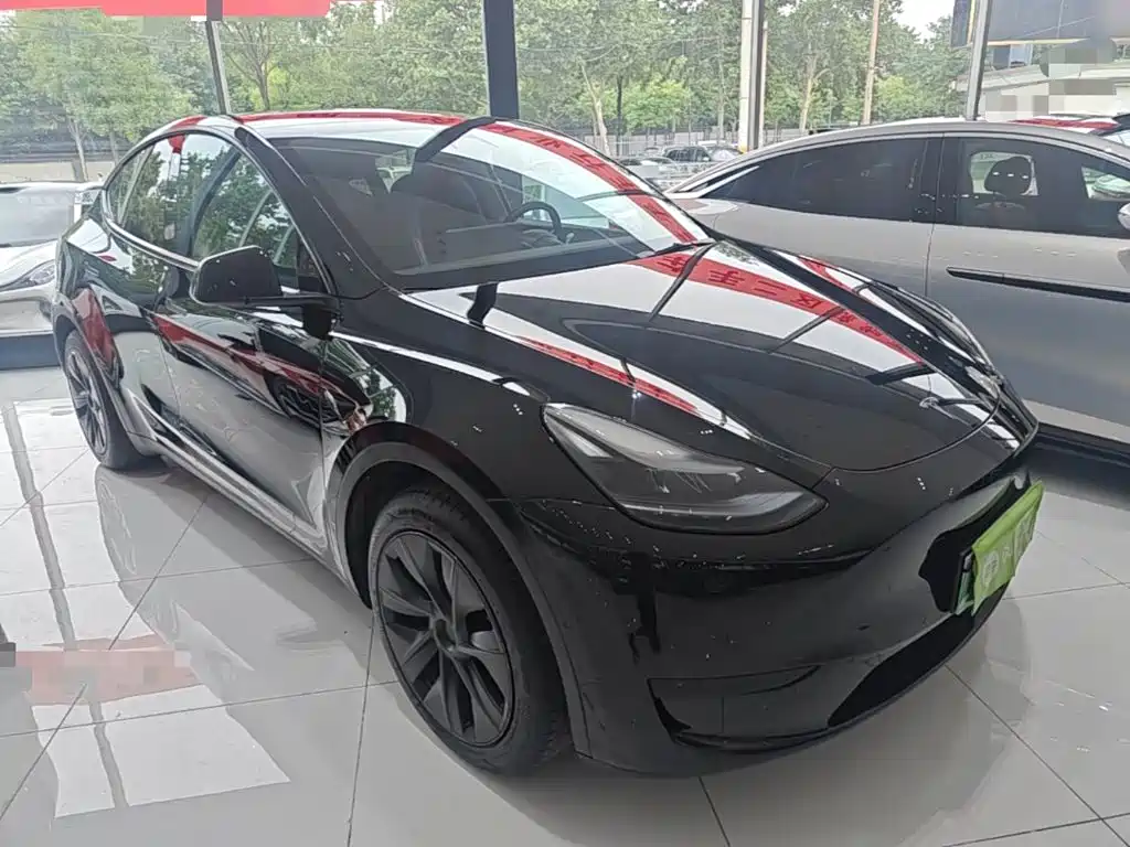 Фото 22 - Tesla Model Y