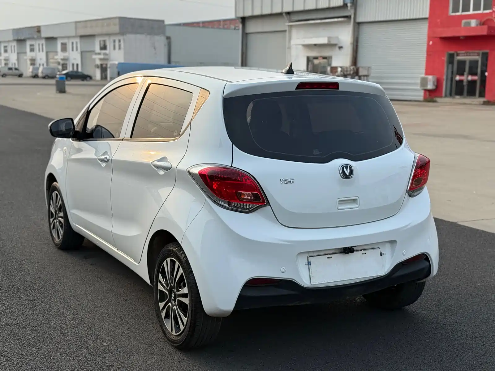 Photo 8 - Changan Benben E-Star