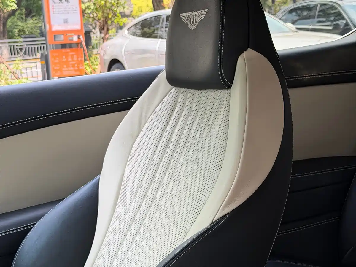 Фото 22 - Bentley Continental