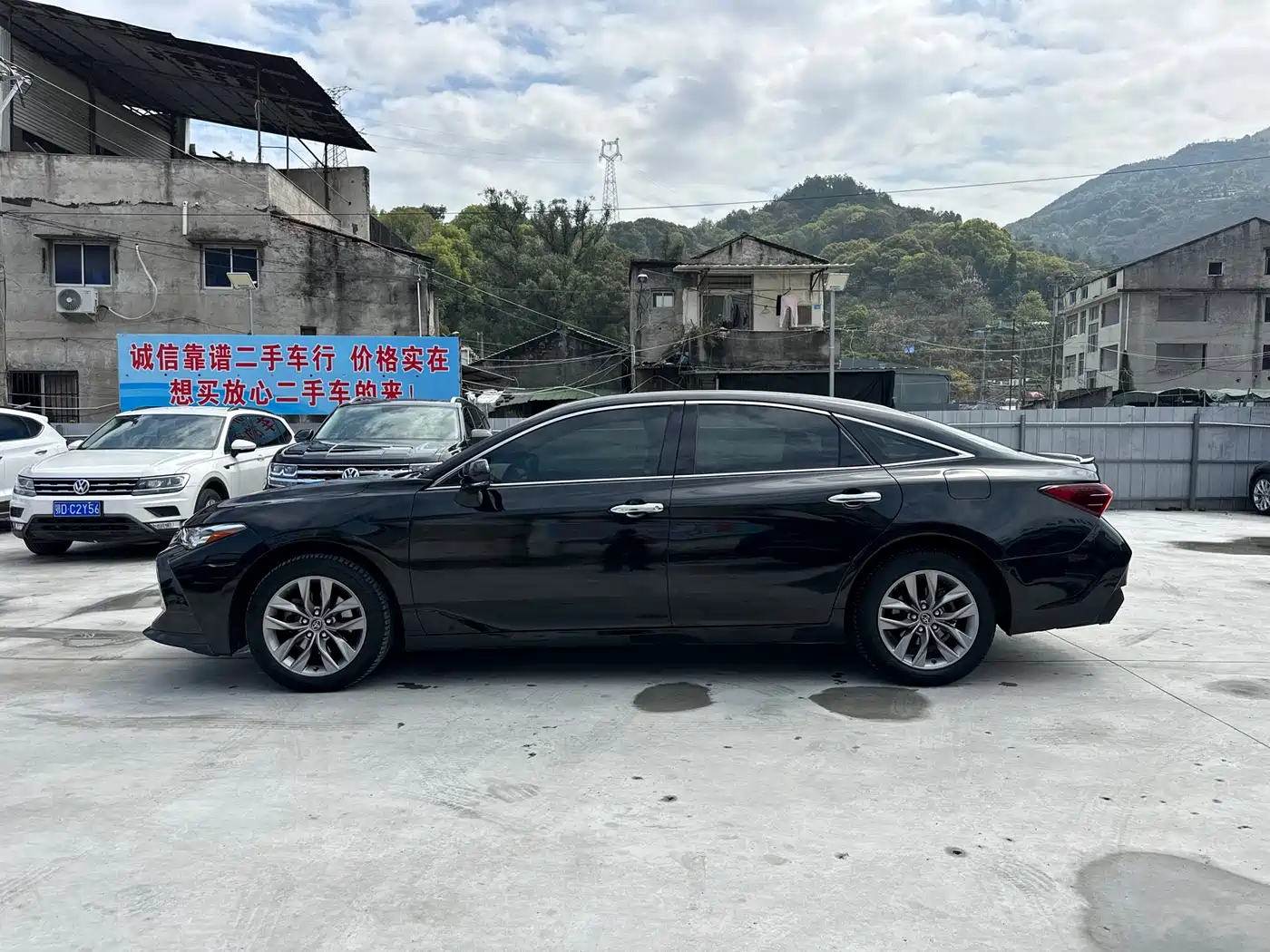 Toyota Avalon 2021 2.5L Luxury Edition фото 2