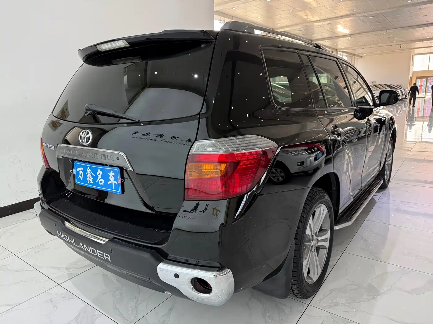 Toyota Highlander 2011 2.7L 2WD 7-seat Luxury фото 17