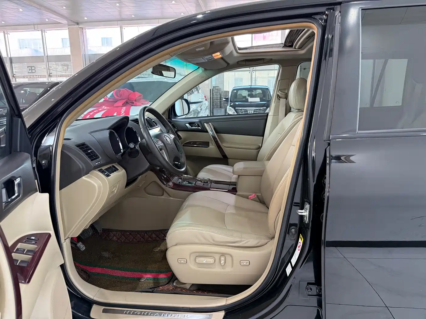 Toyota Highlander 2011 2.7L 2WD 7-seat Luxury фото 4