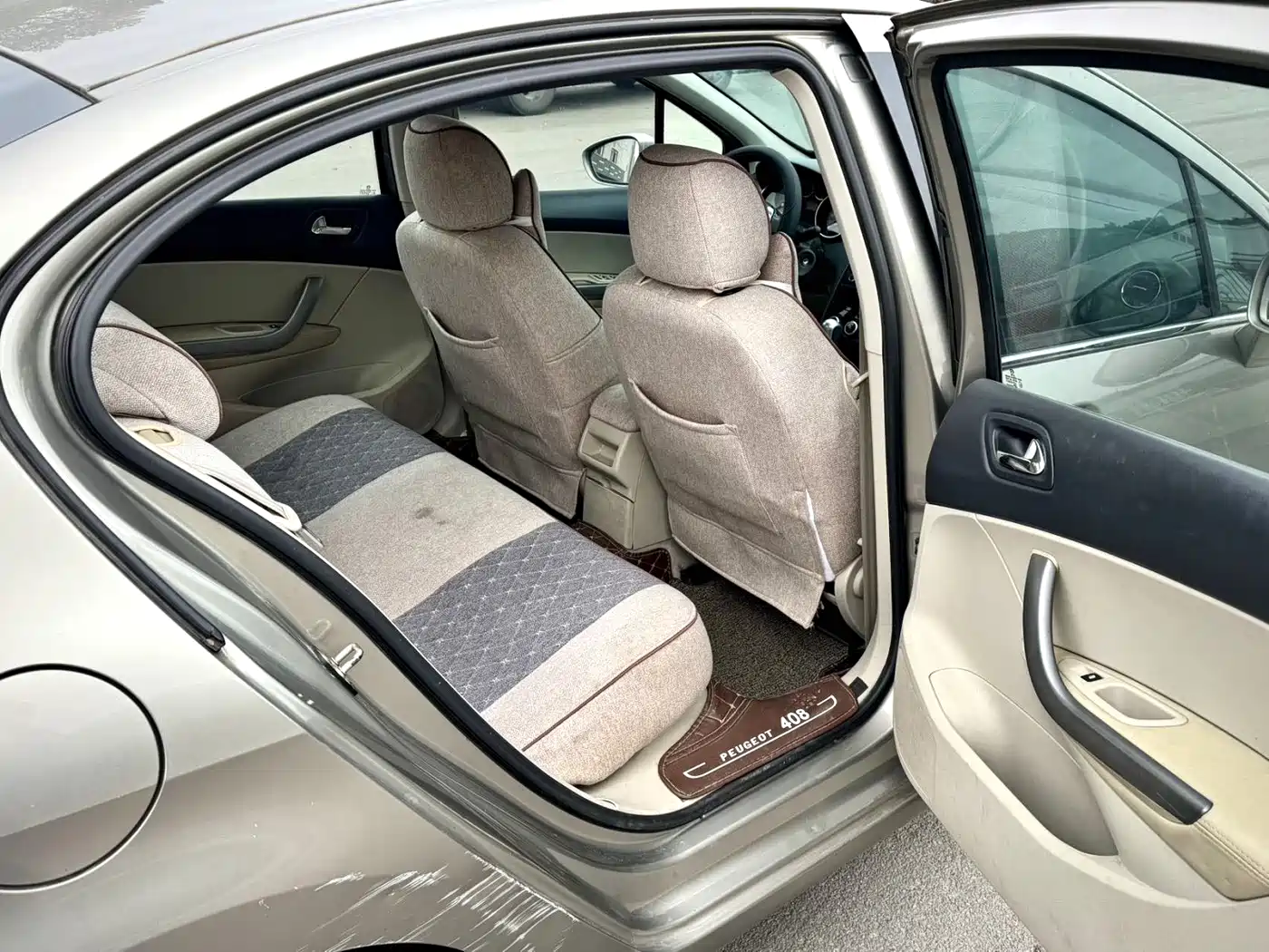 Peugeot 408 2013 2.0L Automatic Comfort Edition фото 6