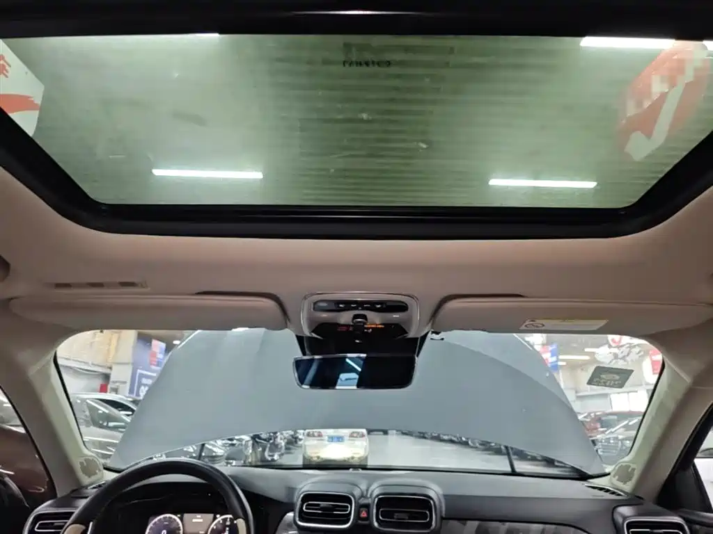 Lynk & Co 02 2018 Model 1.5T DCT 2WD Yao Pro Edition China V фото 18