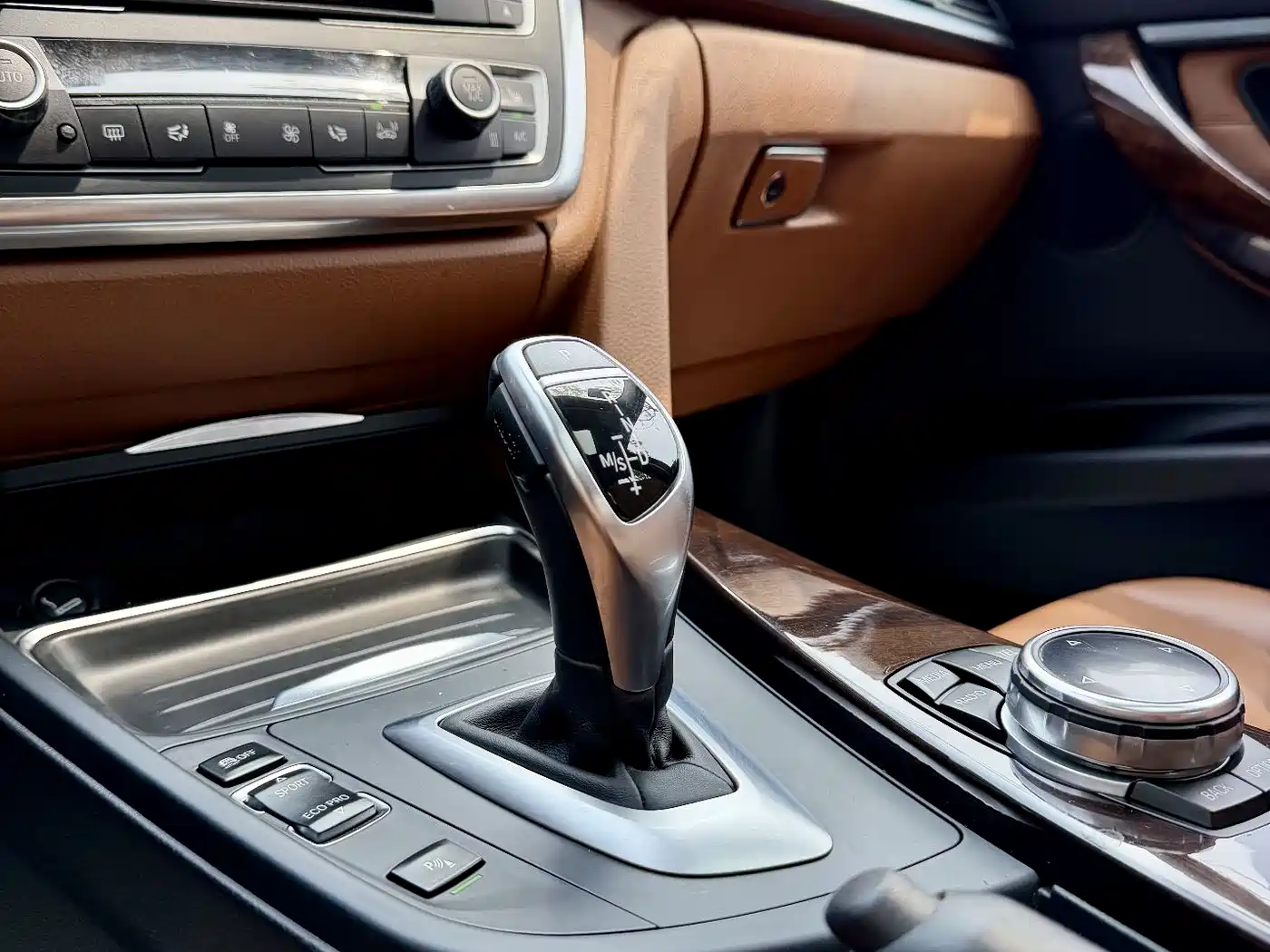 BMW 3 Series 2013 320Li Luxury Design Package фото 14