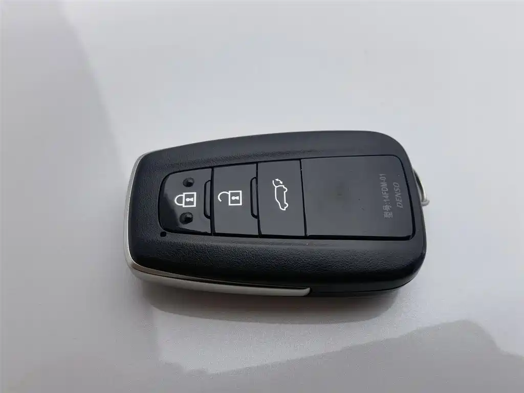 Toyota Highlander 2022 Model Dual Engine 2.5L 4WD Premium Edition 7-Seater фото 19