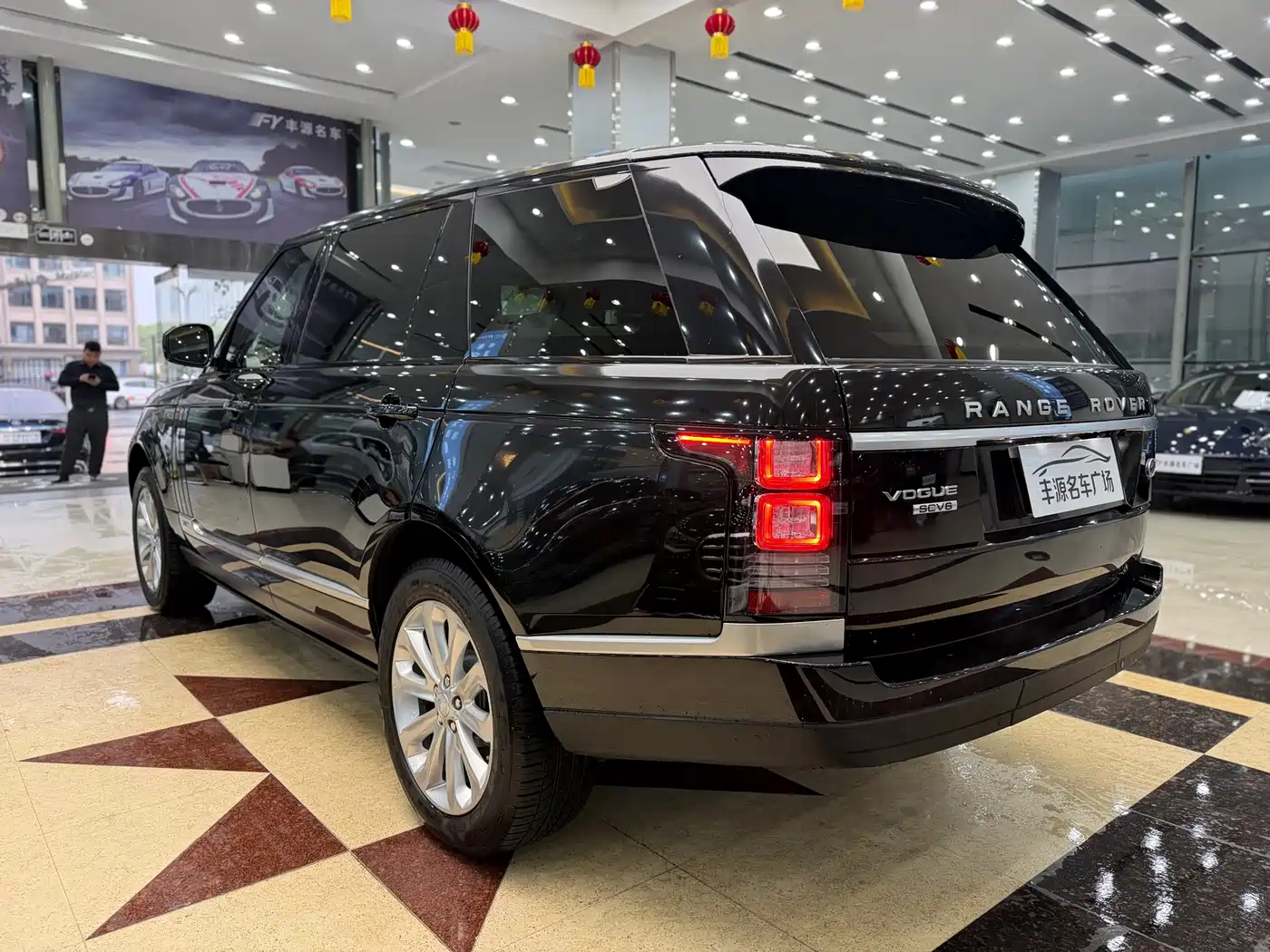 Land Rover Range Rover 2017 3.0 SC V6 Vogue LWB (Long Wheelbase) фото 28