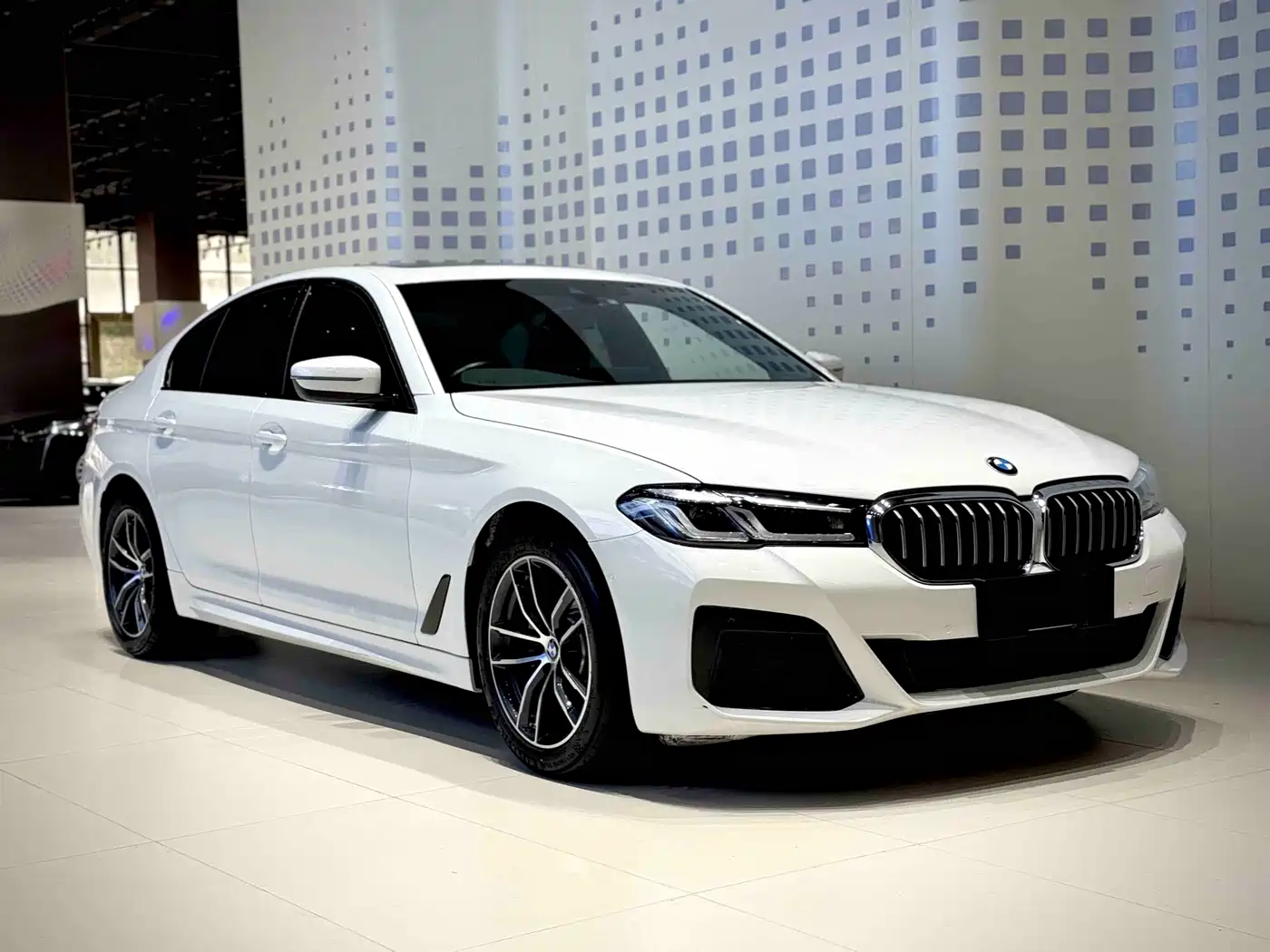 BMW 5 Series (Import) 2022 Model Second Facelift 525i M Sport Package фото 3
