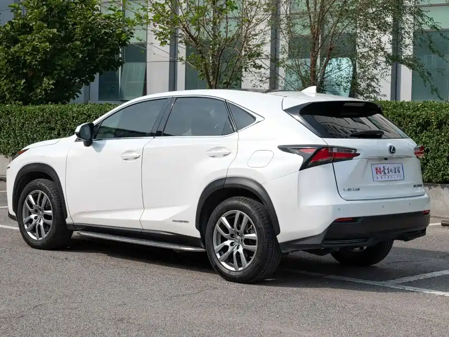 Фото 2 - Lexus NX