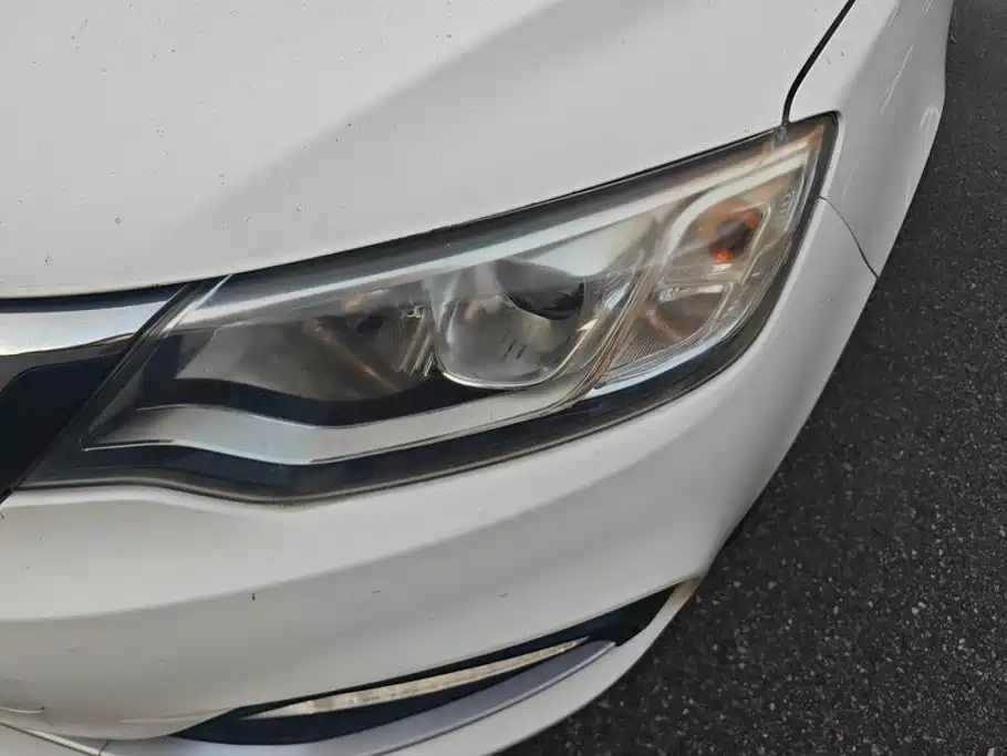 Фото 5 - Geely Vision