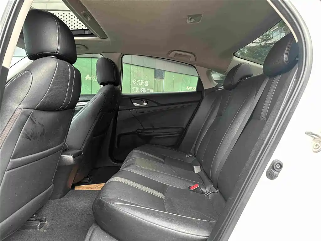 صورة 17 - Honda Civic
