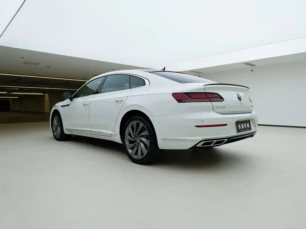 Photo 5 - Volkswagen CC