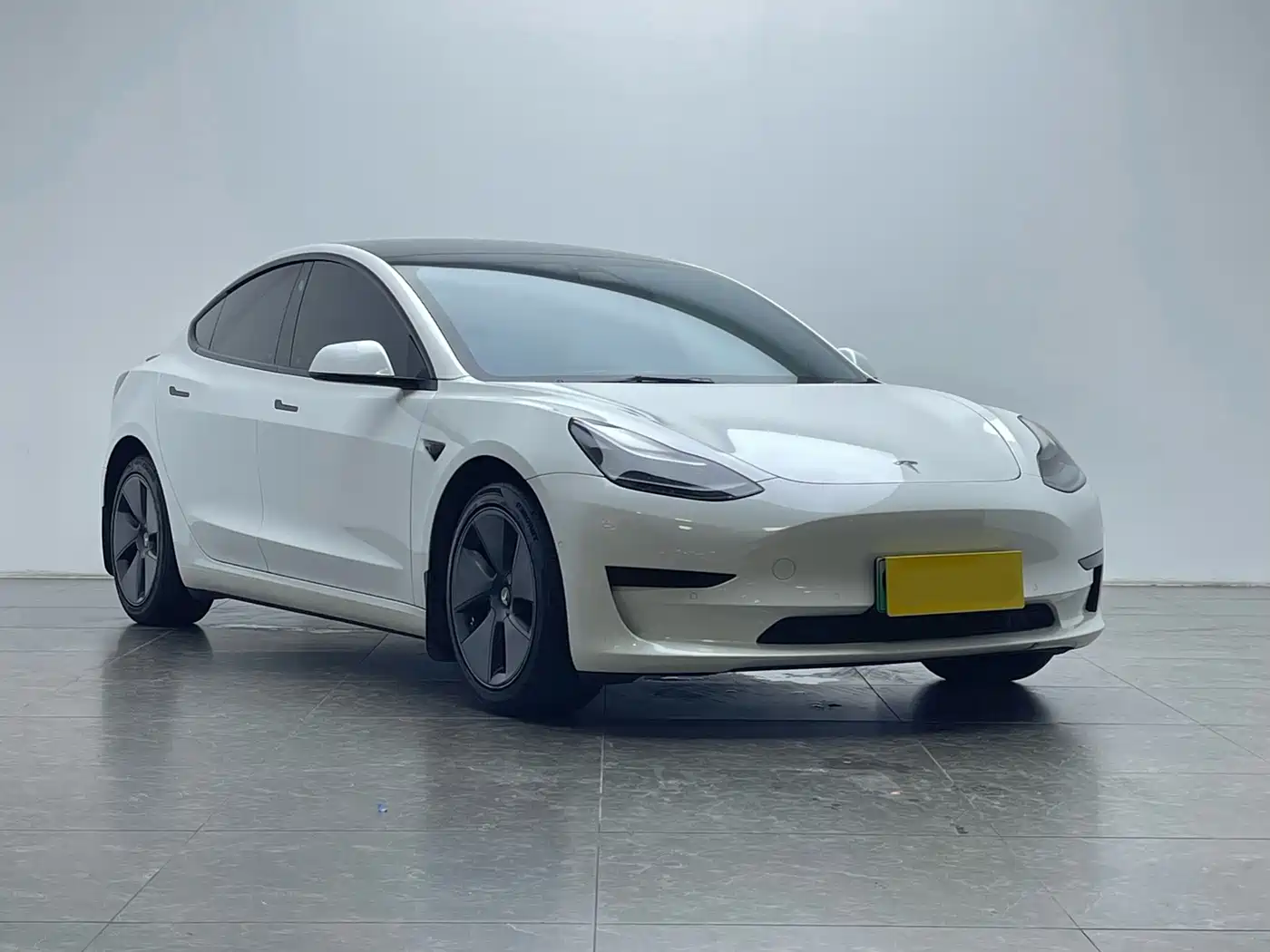 Фото 20 - Tesla Model 3
