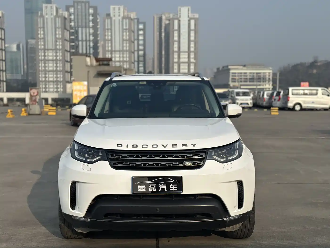 Land Rover Discovery 2017 3.0 SC V6 SE фото 2