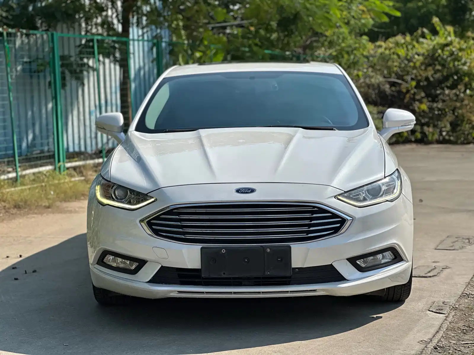 Photo 2 - Ford Mondeo