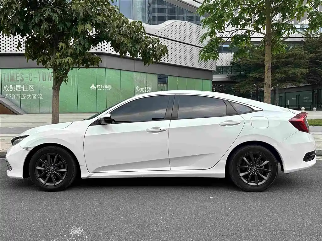 صورة 10 - Honda Civic