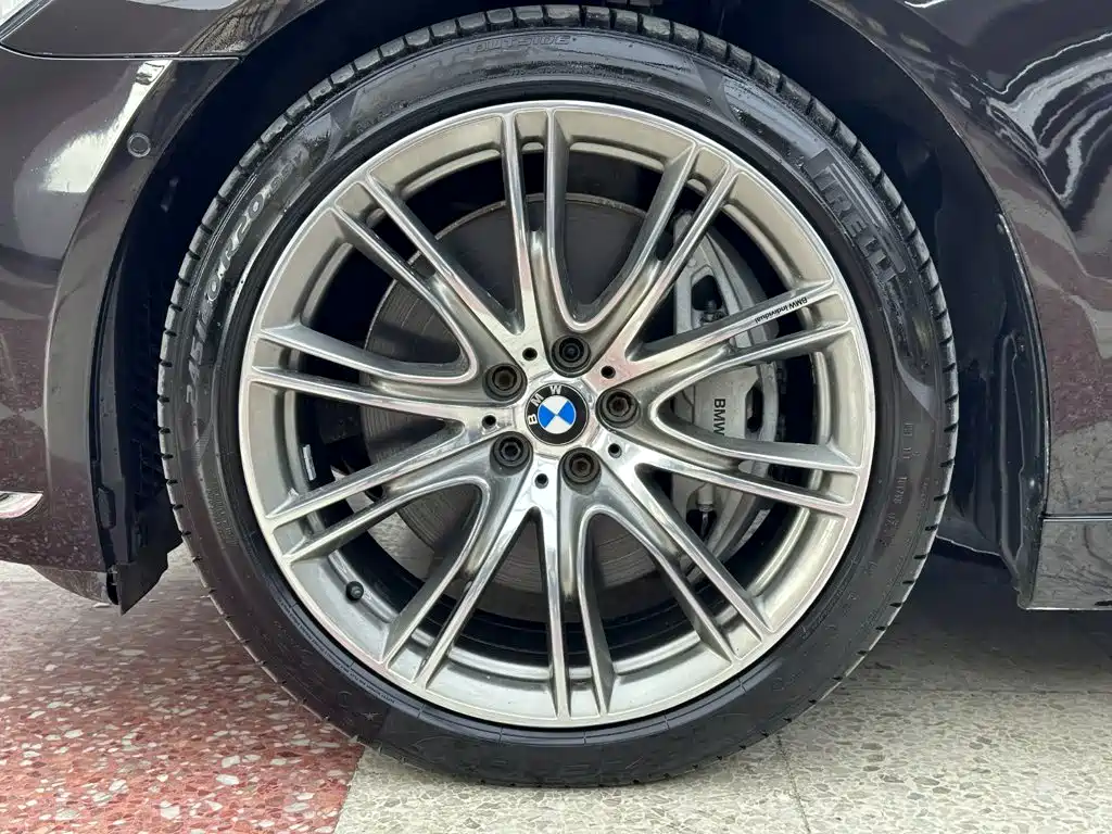 Фото 49 - BMW 7 Series