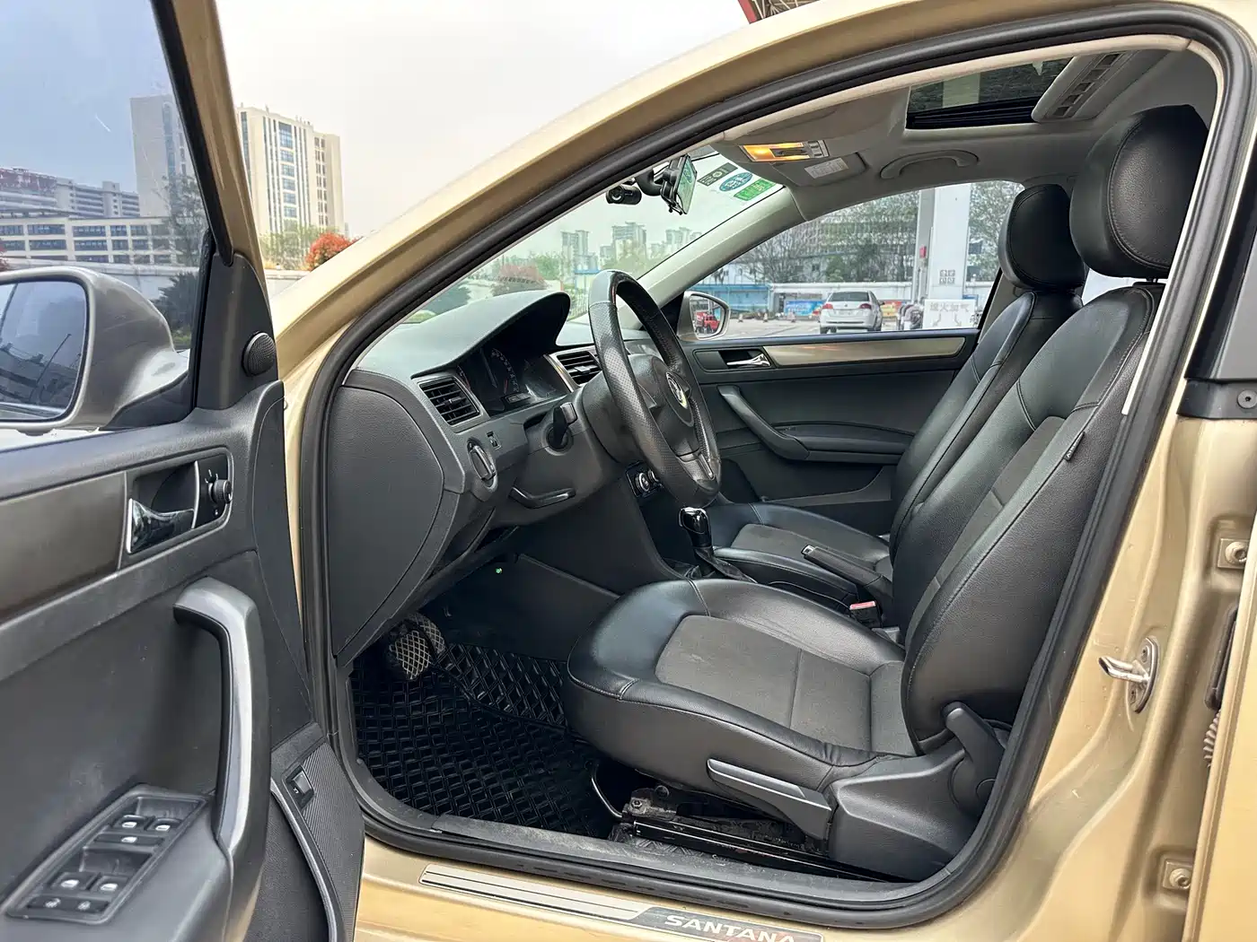 Volkswagen Santana 2015 1.6L Automatic Comfort Edition фото 8