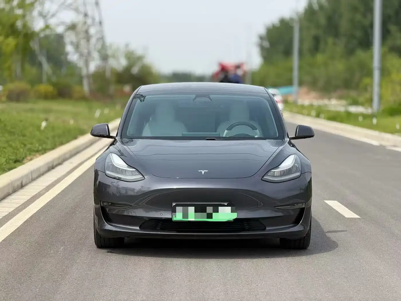 TESLA MODEL 3